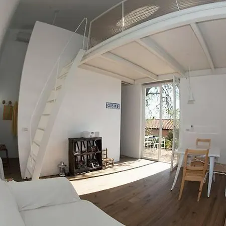 Casottino Presso Residenza Rosso Di Sera בית נופש