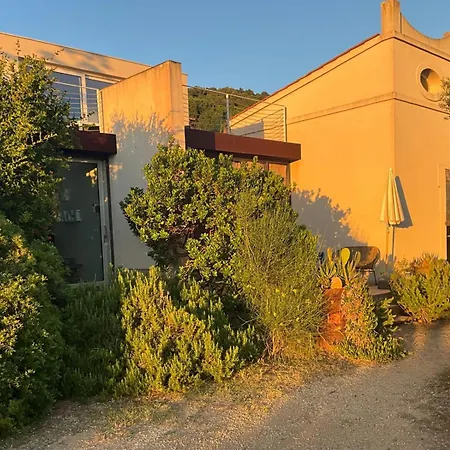 Casottino Presso Residenza Rosso Di Sera בית נופש קאפוליברי